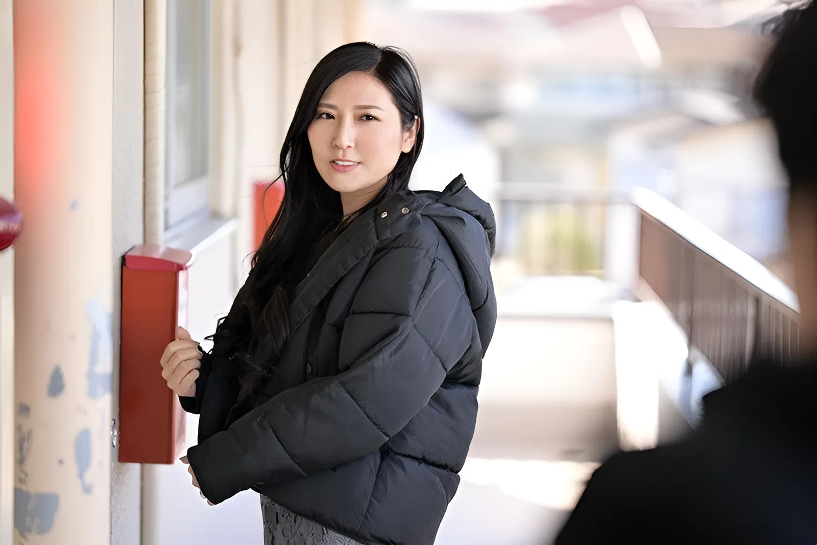 JUQ-342 隣人の女の子は愛に飢えている